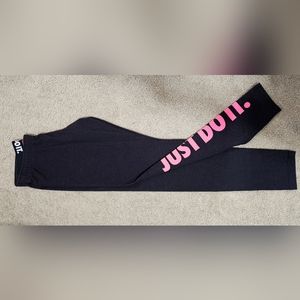 Womens NIKE logo leggings